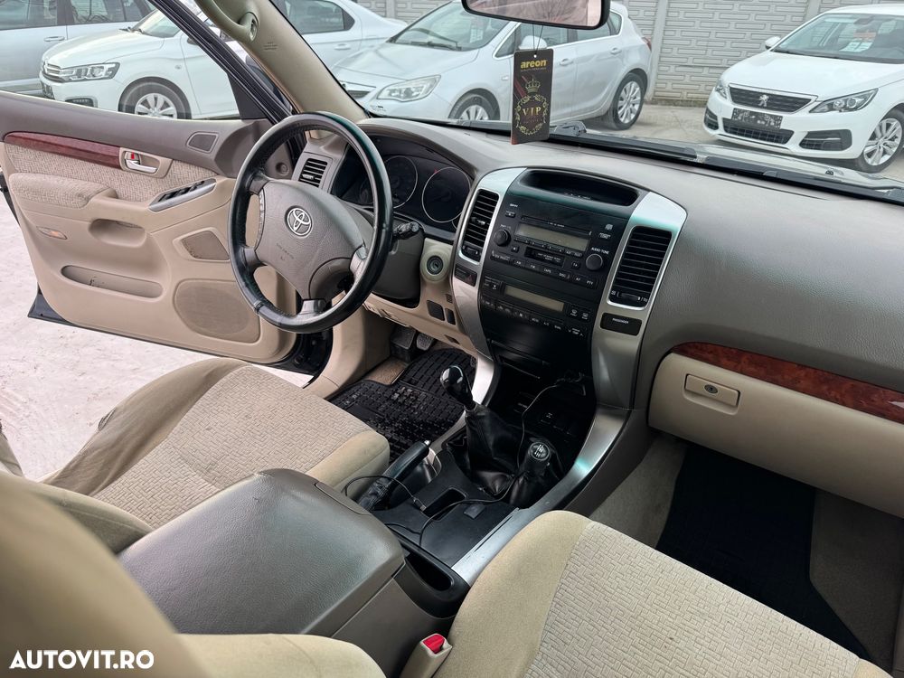 Toyota Land Cruiser - 12