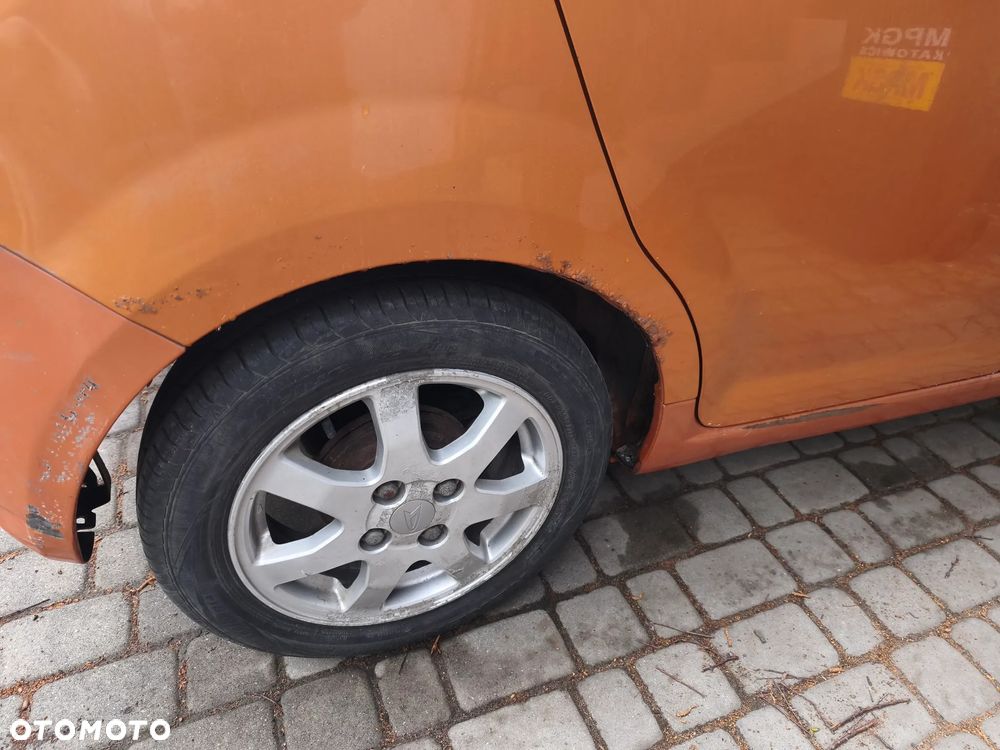 Daihatsu Trevis - 8