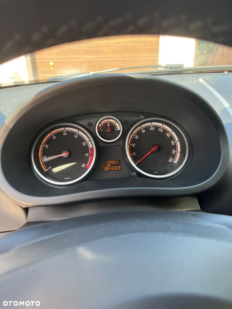 Opel Corsa 1.4 16V Enjoy - 22