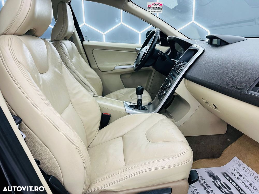 Volvo XC 60 D4 AWD Momentum - 15