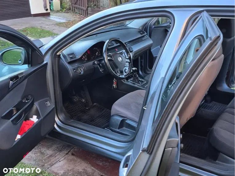 Volkswagen Passat 2.0 TDI Trendline - 9