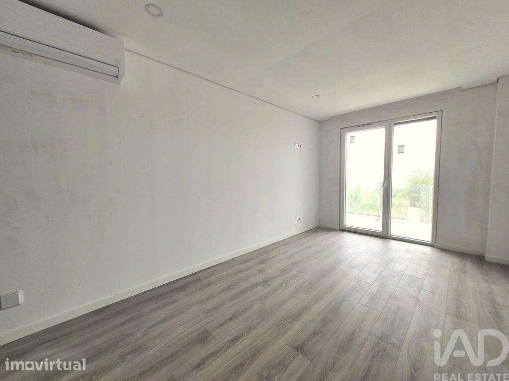 Apartamento T2 em Palmela de 160,00 m2 - Grande imagem: 2/12