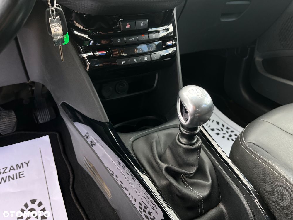 Peugeot 2008 PureTech 130 Allure - 11