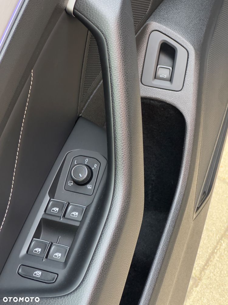 Volkswagen Passat 1.6 TDI SCR DSG Conceptline - 9