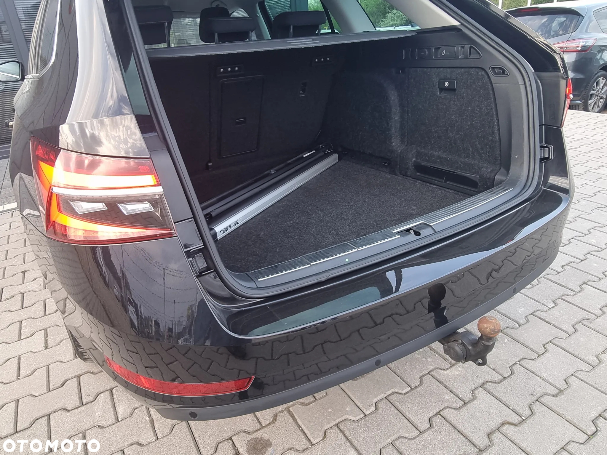 Skoda Superb 2.0 TDI SCR Style DSG - 32