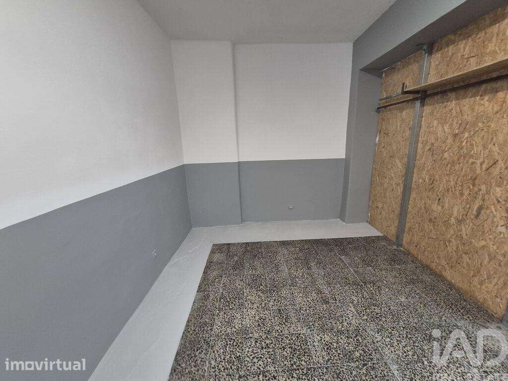 Prédio em Amora - Grande imagem: 3/10