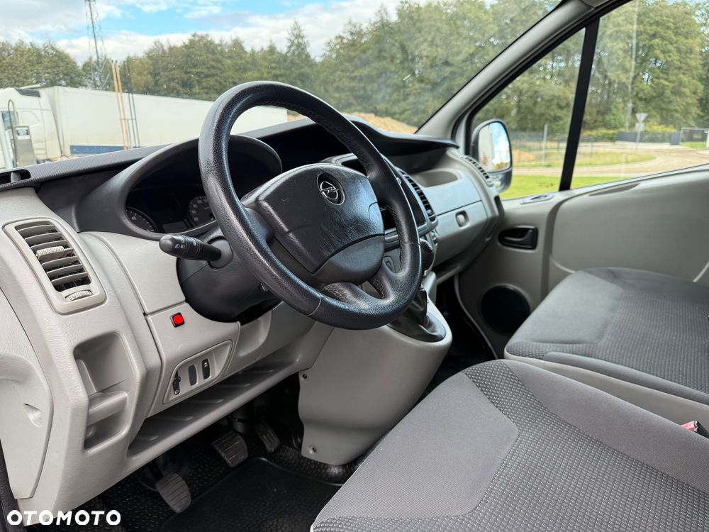 Opel Vivaro - 11