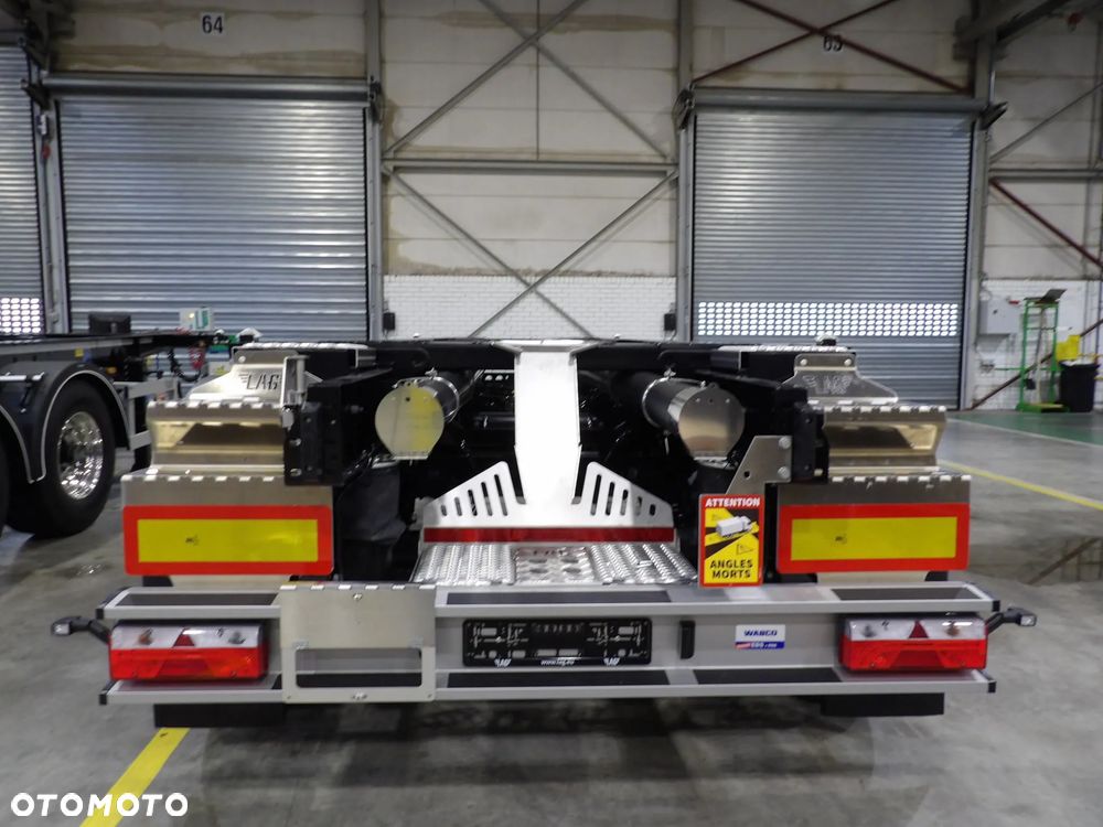 Lag naczepa podkontenerowa ADR - 11