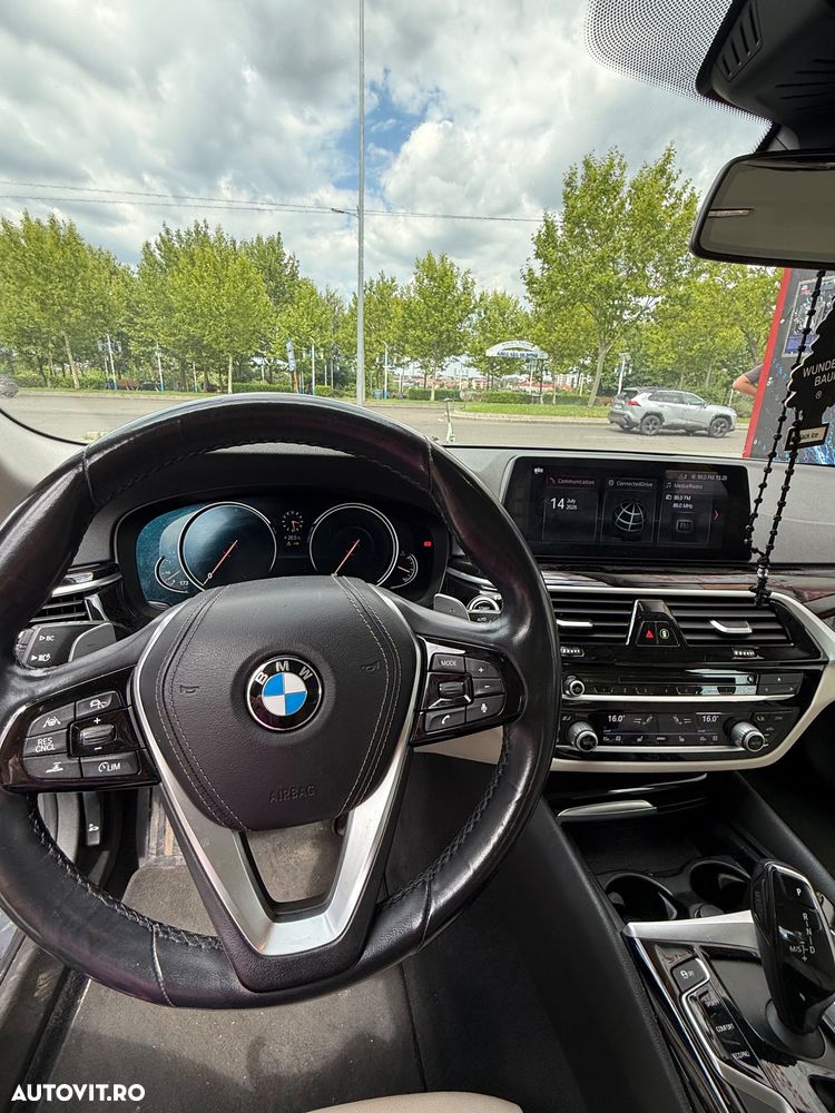 BMW Seria 5 520d xDrive AT - 3