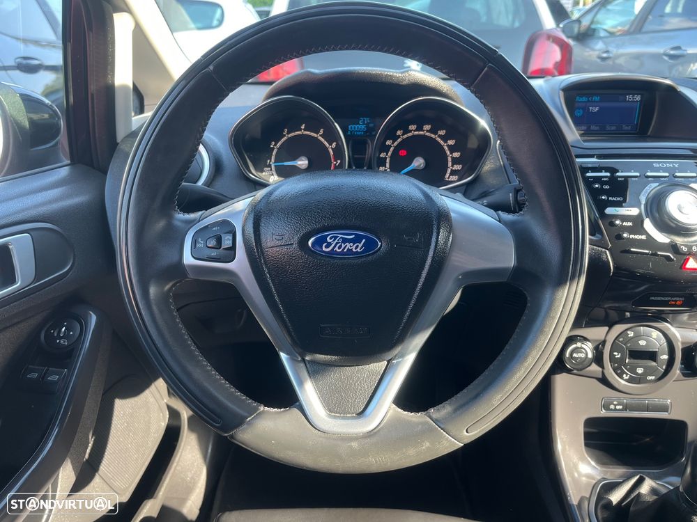 Ford Fiesta 1.0 EcoBoost S&S TITANIUM - 11
