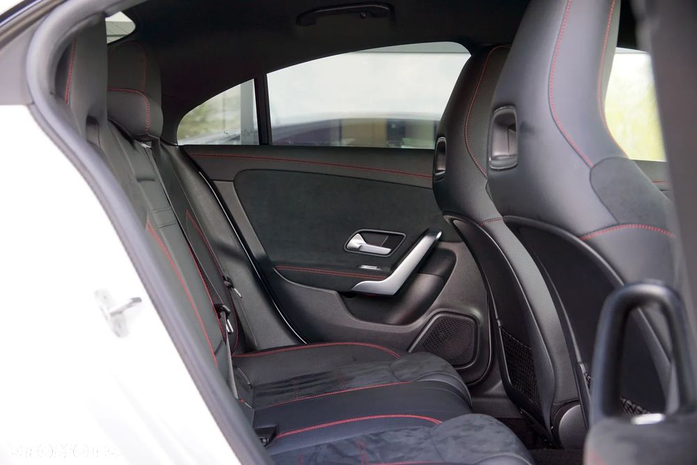 Mercedes-Benz CLA 180 mHEV AMG Line 7G-DCT - 25