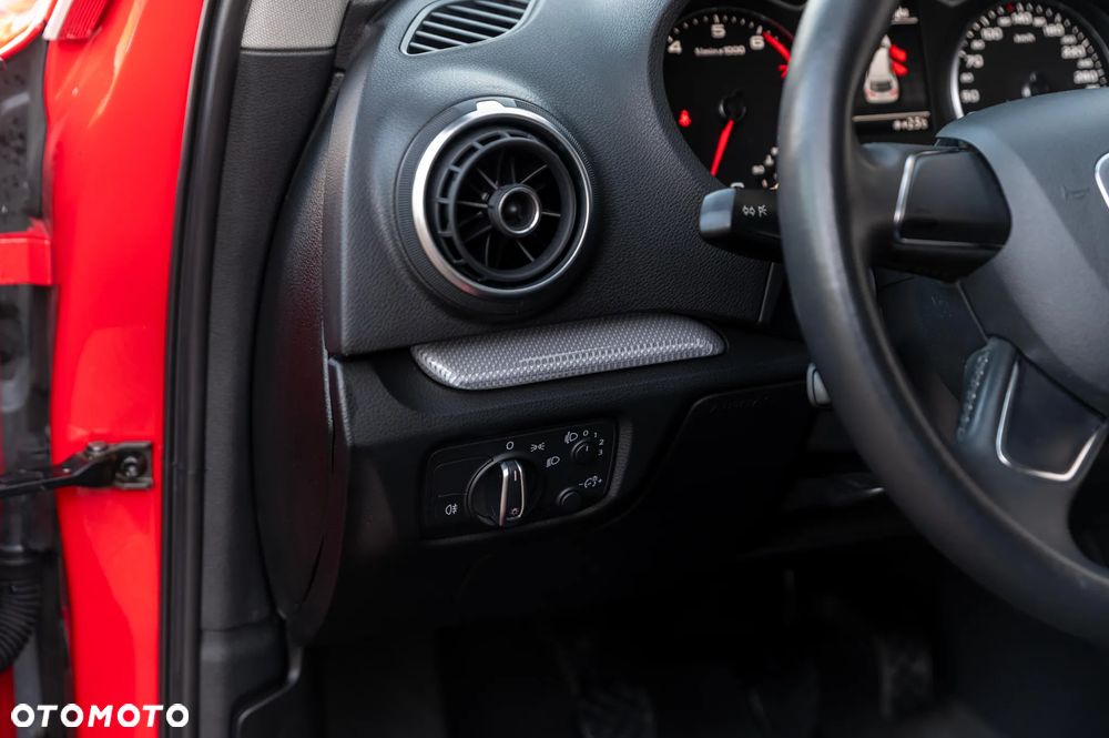 Audi A3 Sportback 1.4 TFSI Ambiente - 30