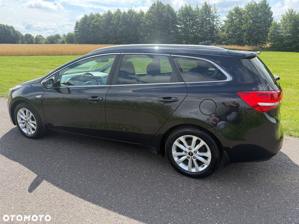 Kia Ceed - 11