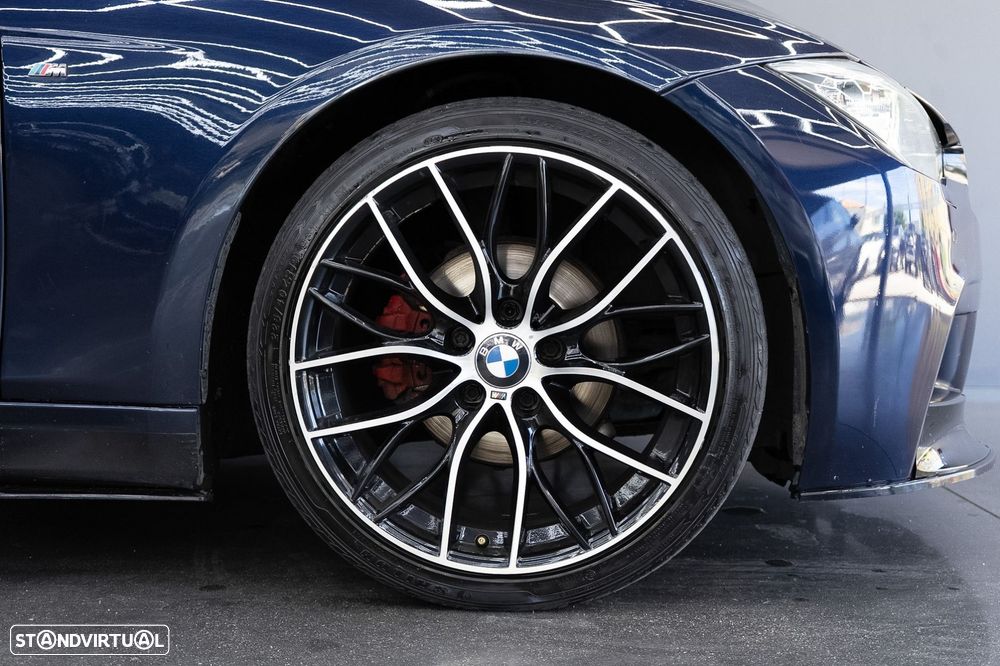 BMW 320 d Auto Pack M - 12