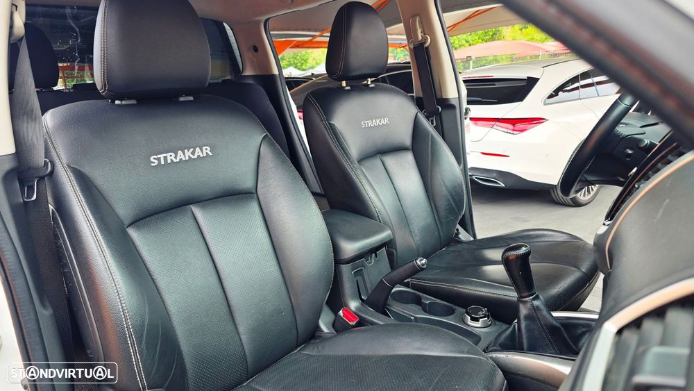 Mitsubishi L200 2.4 DI-D CD Intense Sportbox Strakar 4WD — fotografia 6