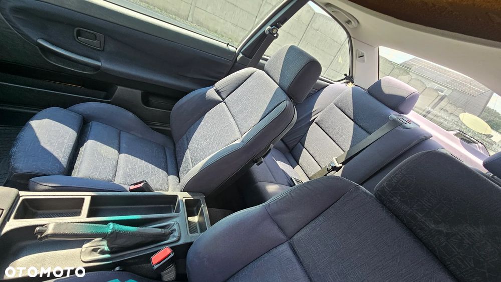 BMW Seria 3 - 32