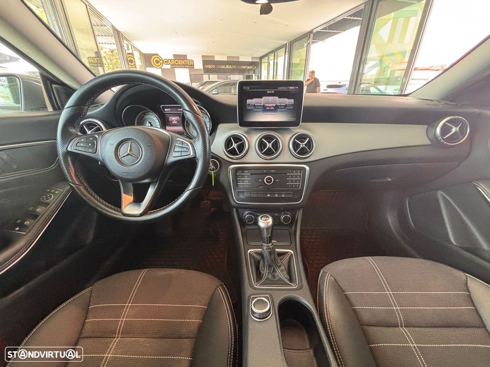 Mercedes-Benz CLA 200 - 10