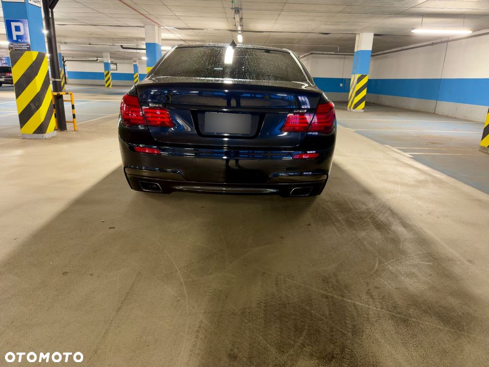 2013 BMW Seria 7, photograph 6