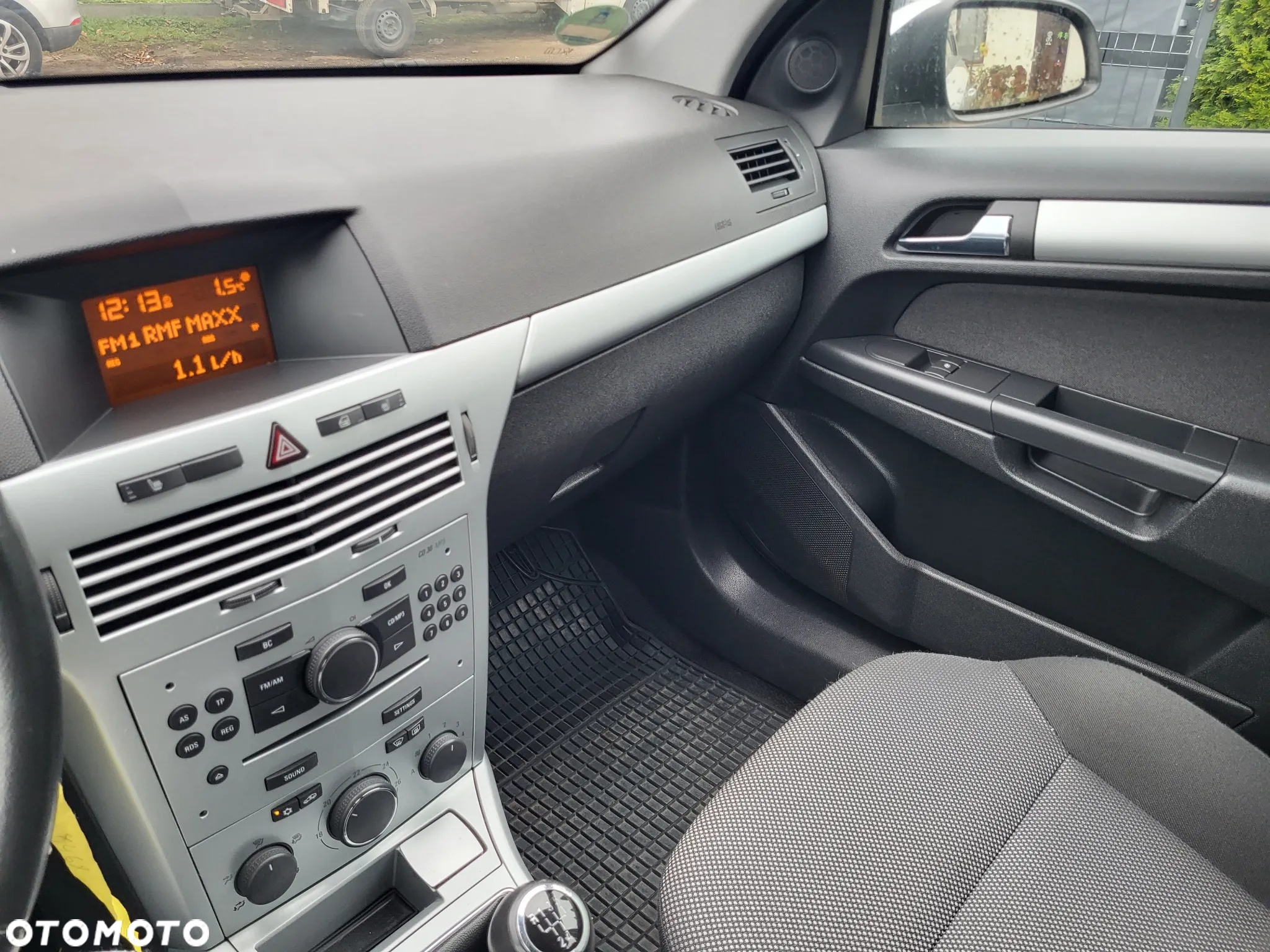Opel Astra 1.8 Caravan Edition - 25