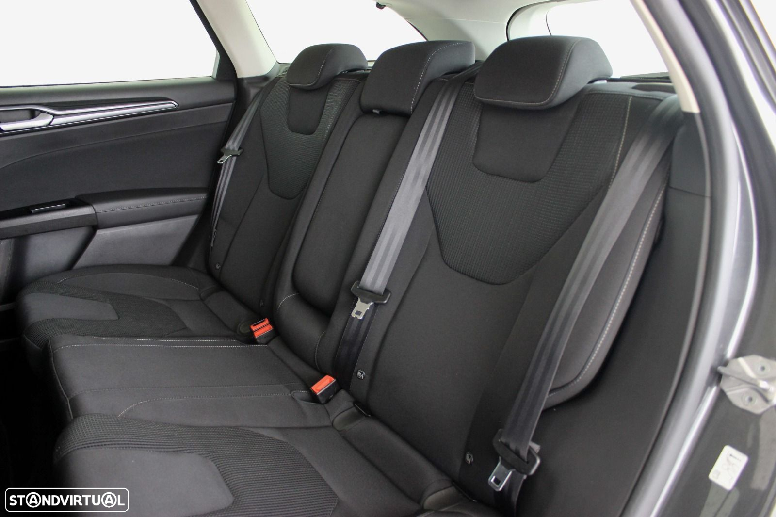 Ford Mondeo SW 2.0 HEV Titanium - 38