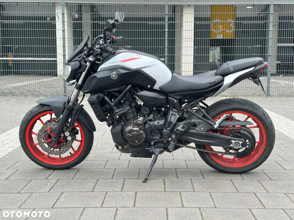 Yamaha MT - 6