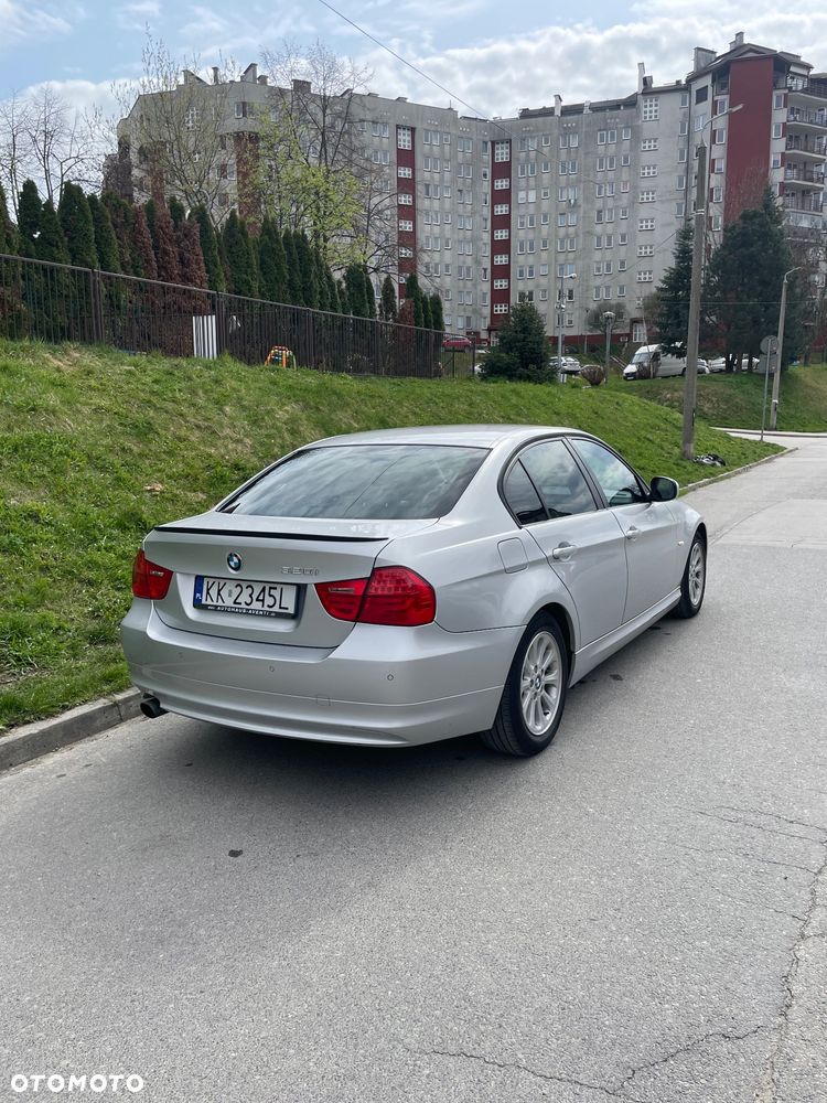 BMW Seria 3 320i - 10