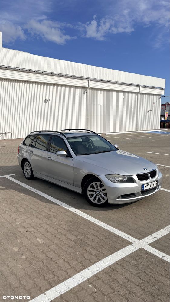 BMW Seria 3 318i - 3