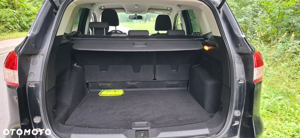 Ford Kuga 2.0 TDCi 2x4 Titanium - 16