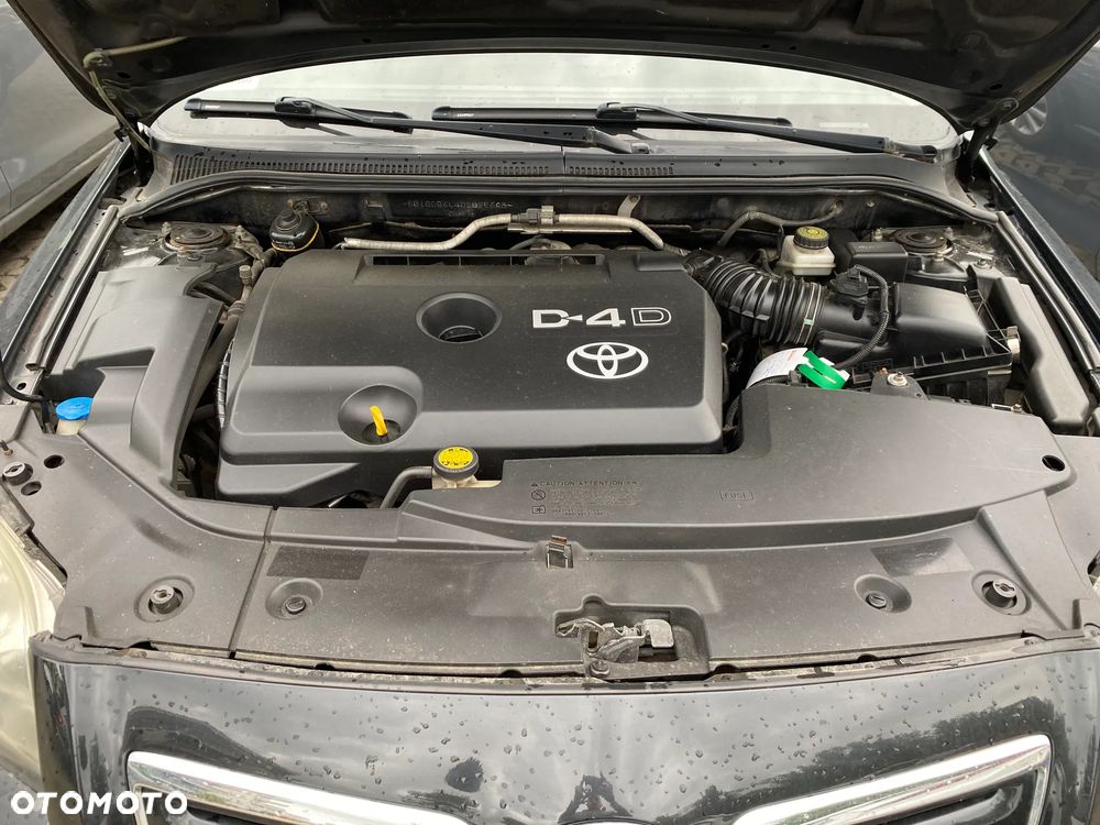 Toyota Avensis 2.0 D-4D Luna - 11