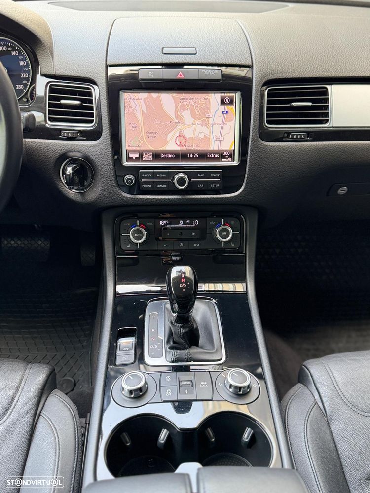 VW Touareg 3.0 V6 TDI Blue Motion DPF Auto Exclusive - 12
