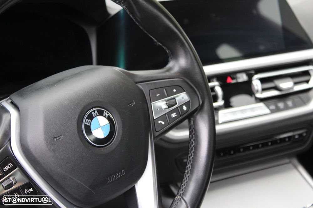BMW 330 - 25
