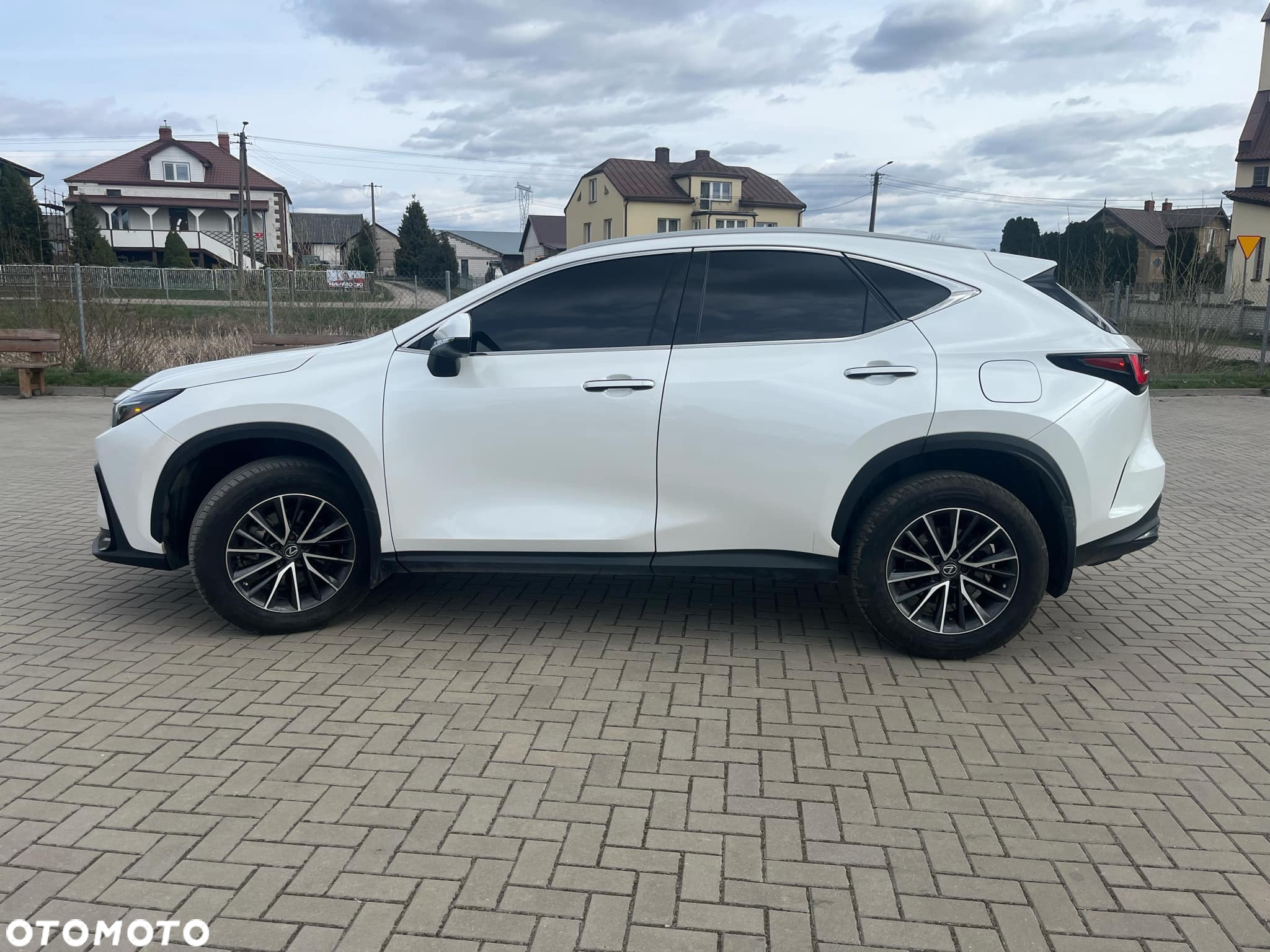 Lexus NX - 3