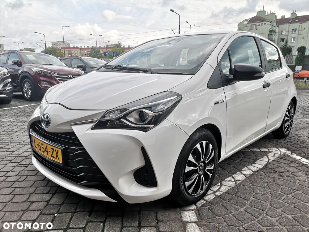 Toyota Yaris Hybrid 100 Sol - 2