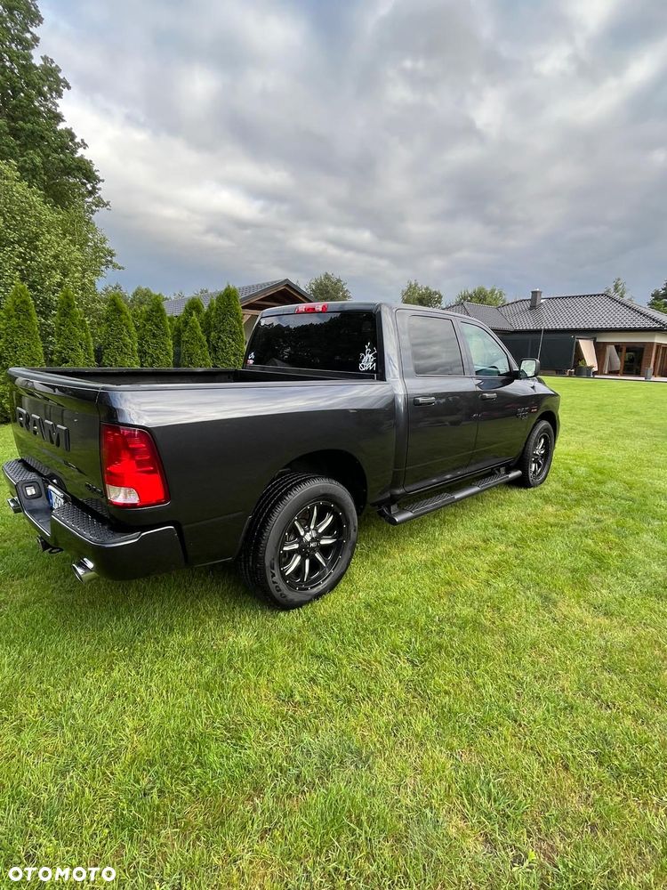 Dodge RAM 5.7 4x4 - 10