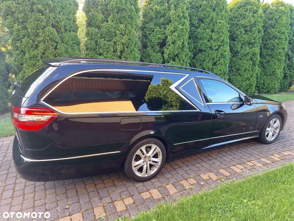 Mercedes-Benz Klasa E 200 CGI BlueEffICIENCY Avantgarde - 3