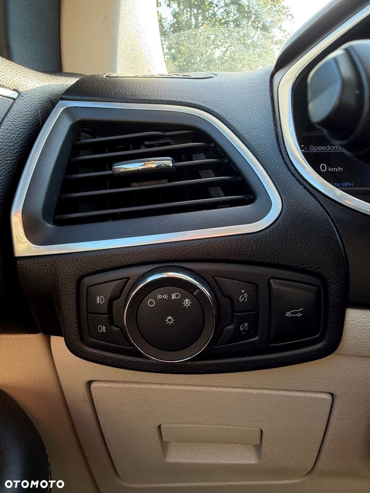Ford Edge - 26