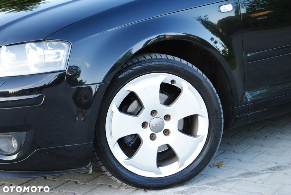 Audi A3 3-drzwiowe 1.6 Attraction - 10