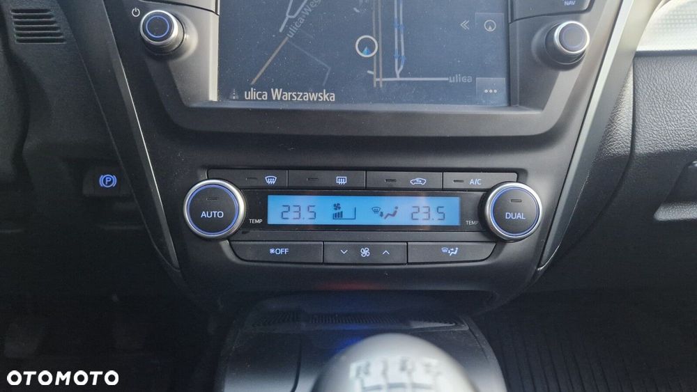 Toyota Avensis 2.0 D-4D Premium - 25