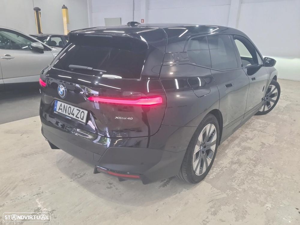 BMW iX xDrive 40 - 4