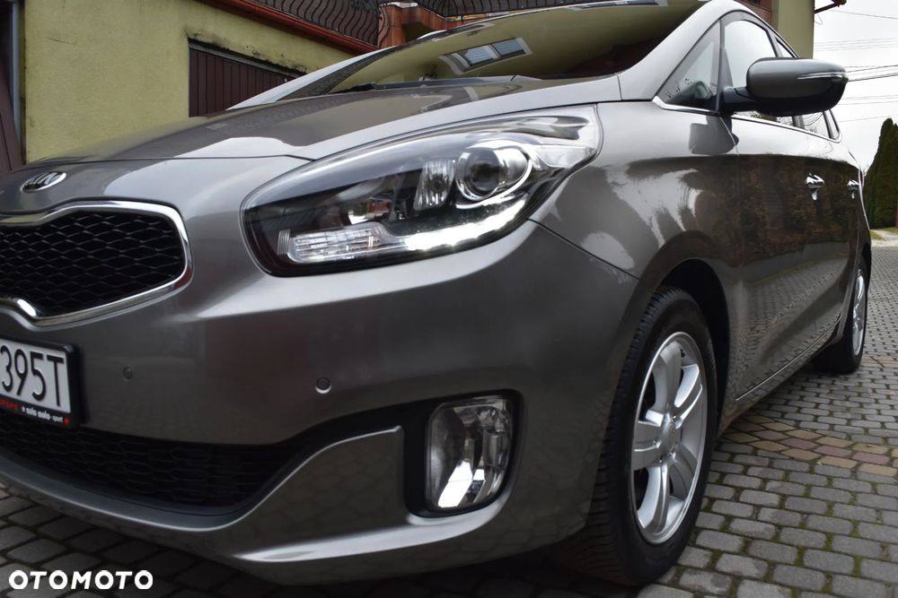 Kia Carens - 9