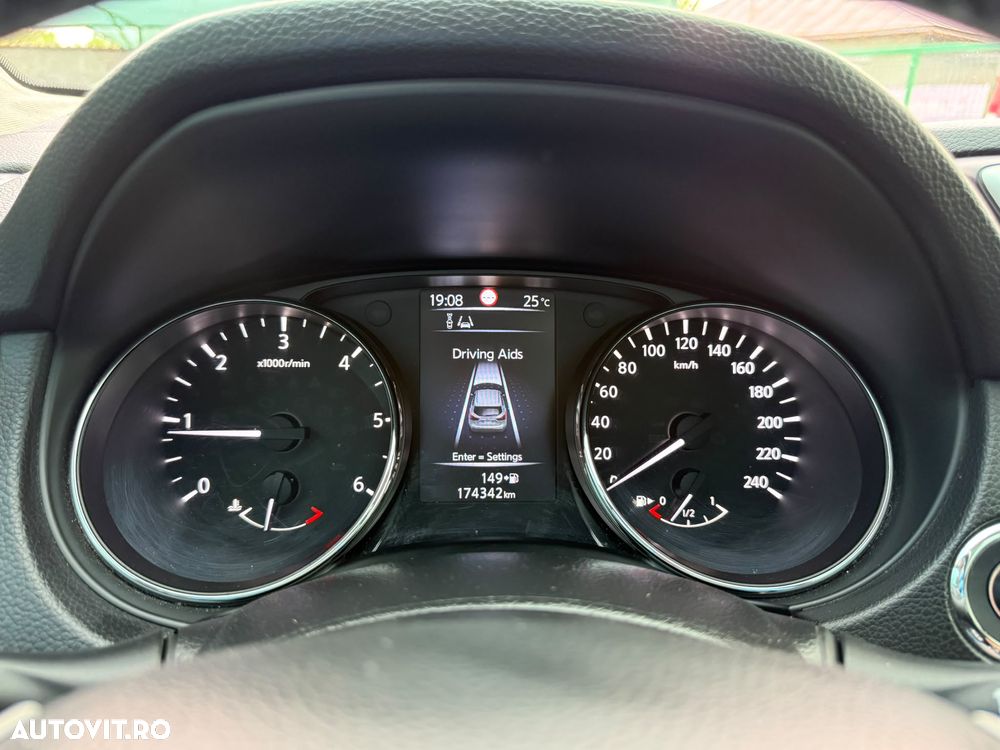 Nissan Qashqai 1.6 DCI Start/Stop N-Connecta - 13