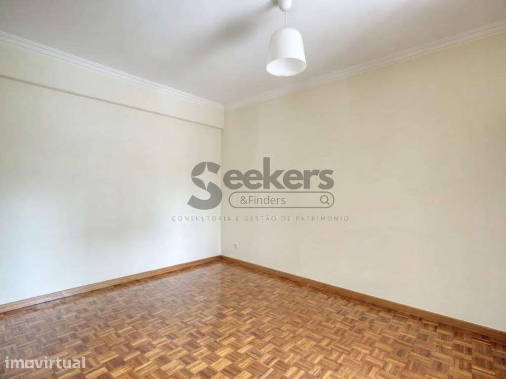 Oportunidade em Cascais! T3 (ex-T4) com Amplas Áreas e Potencial Ún... - Grande imagem: 2/12