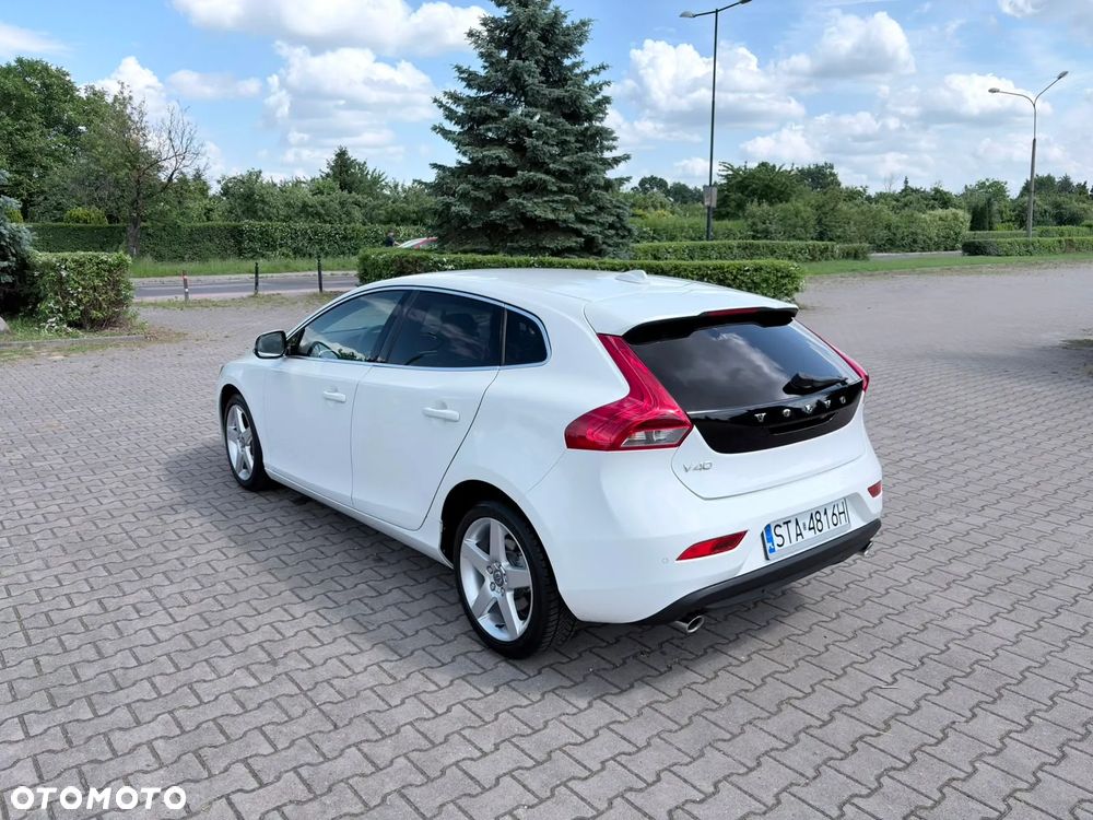 Volvo V40 T3 R-Design Momentum - 5