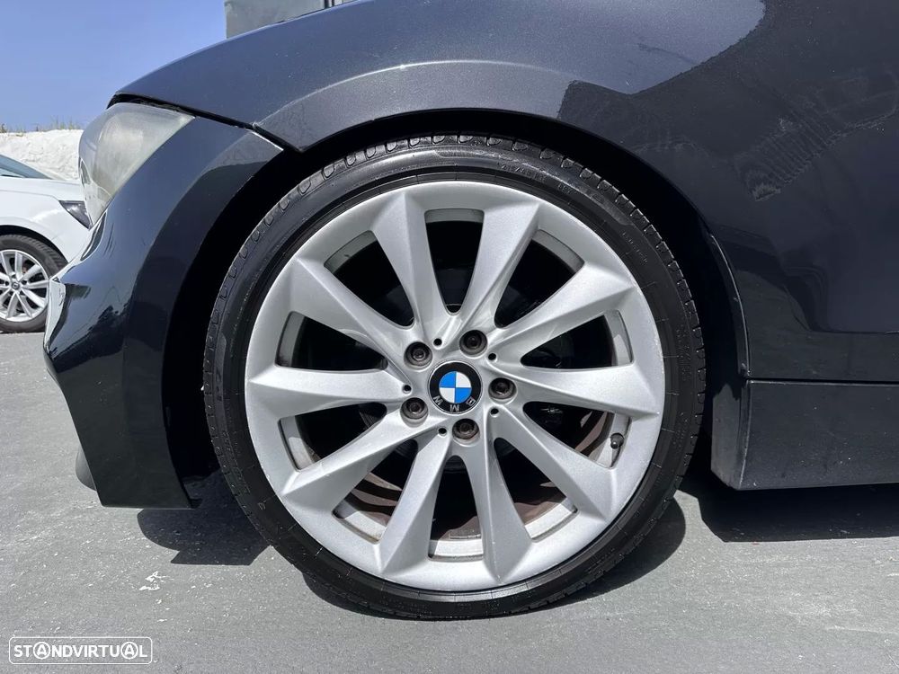 BMW 120 d Limited Edition Lifestyle c/ M Sport Pack - 15