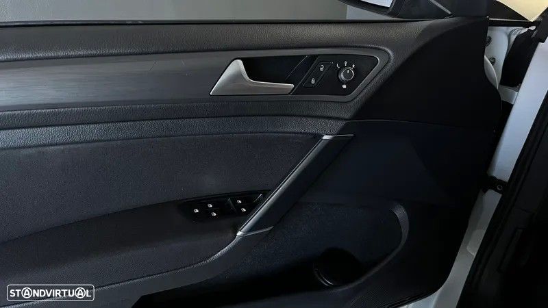 VW e-Golf AC/DC - 14