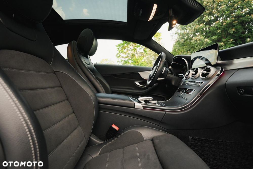 Mercedes-Benz Klasa C 300 9G-TRONIC AMG Line Plus - 35