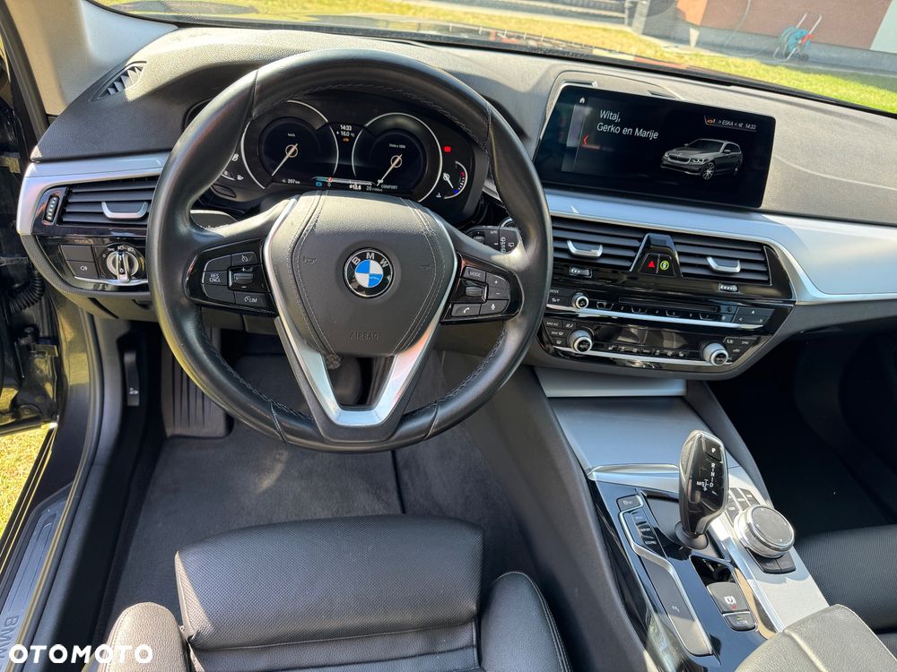 BMW Seria 5 520d Sport Line - 17
