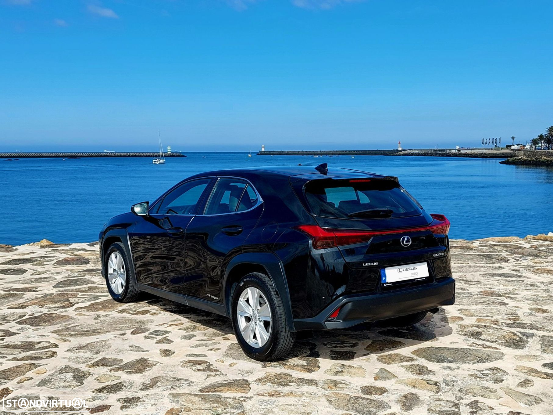 Lexus ux-250h Business - 4