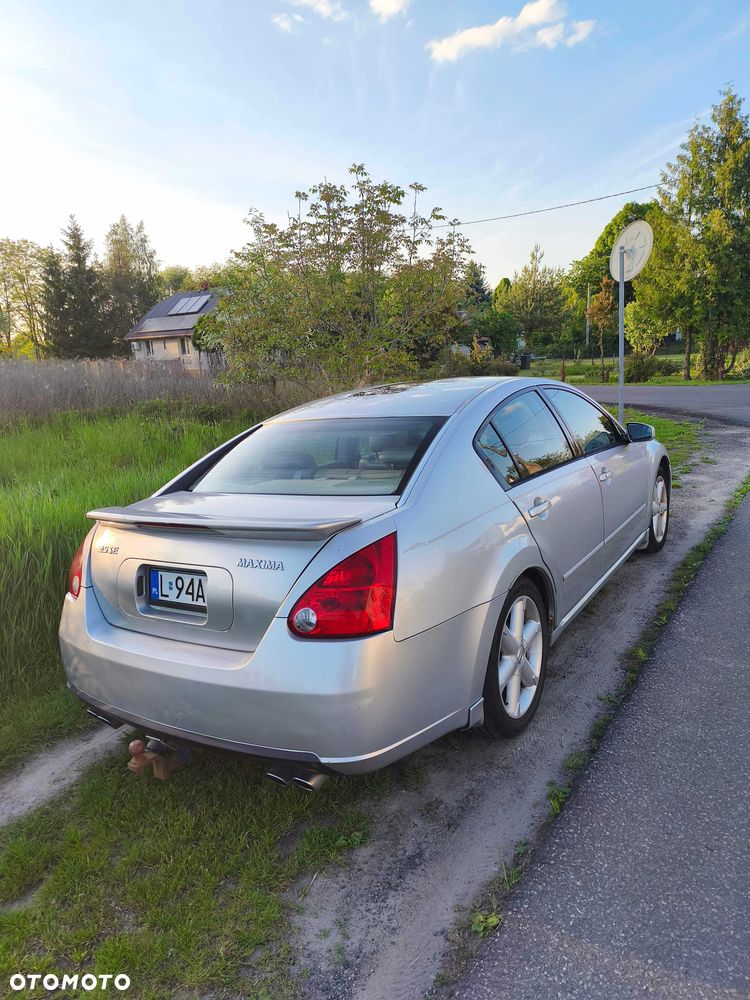 Nissan Maxima - 4
