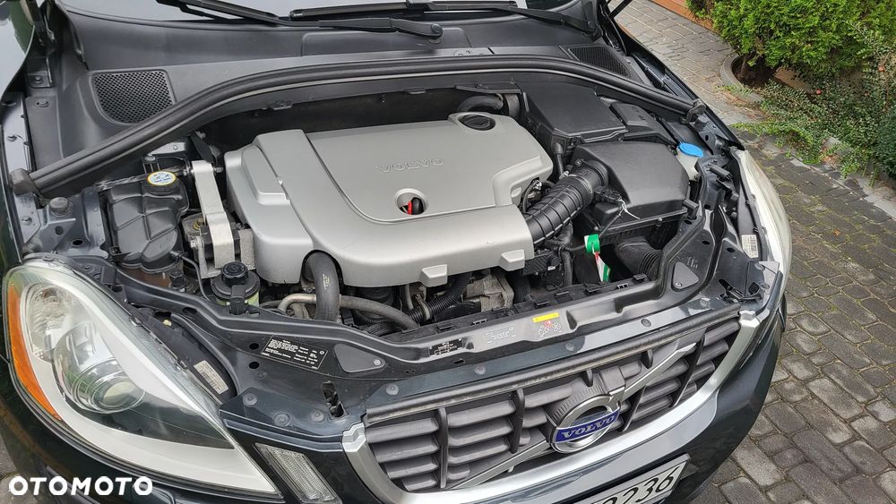 Volvo XC 60 2.4D AWD Momentum - 10